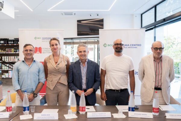 PROTOCOLLO D’INTESA TRA LA BCC, LA FONDAZIONE E LA RETE DEI PICENTINI – HEALTHY FOOD PER SOSTENERE LE IMPRESE LOCALI Presso l’Azienda Ponte Molinello di Giffoni Sei Casali si è tenuta la presentazione ufficiale del protocollo d’intesa tra Banca Campania Centro (Gruppo BCC Iccrea), Fondazione Cassa Rurale Battipaglia e Rete dei Picentini – Healthy Food, che raggruppa oltre 40 realtà produttive